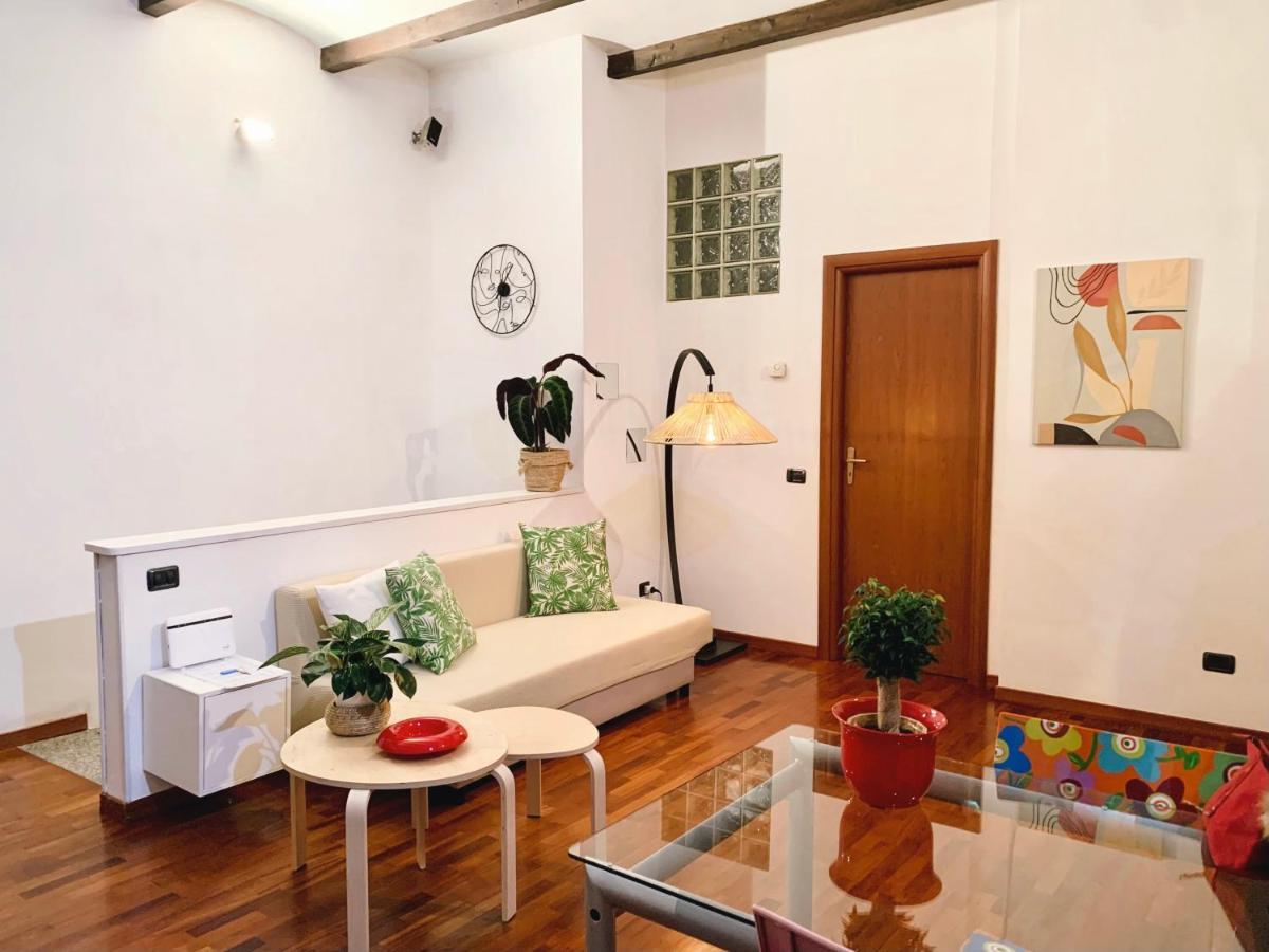 Comodo Loft Centrale - Pt Venezia Apartamento Milão Exterior foto